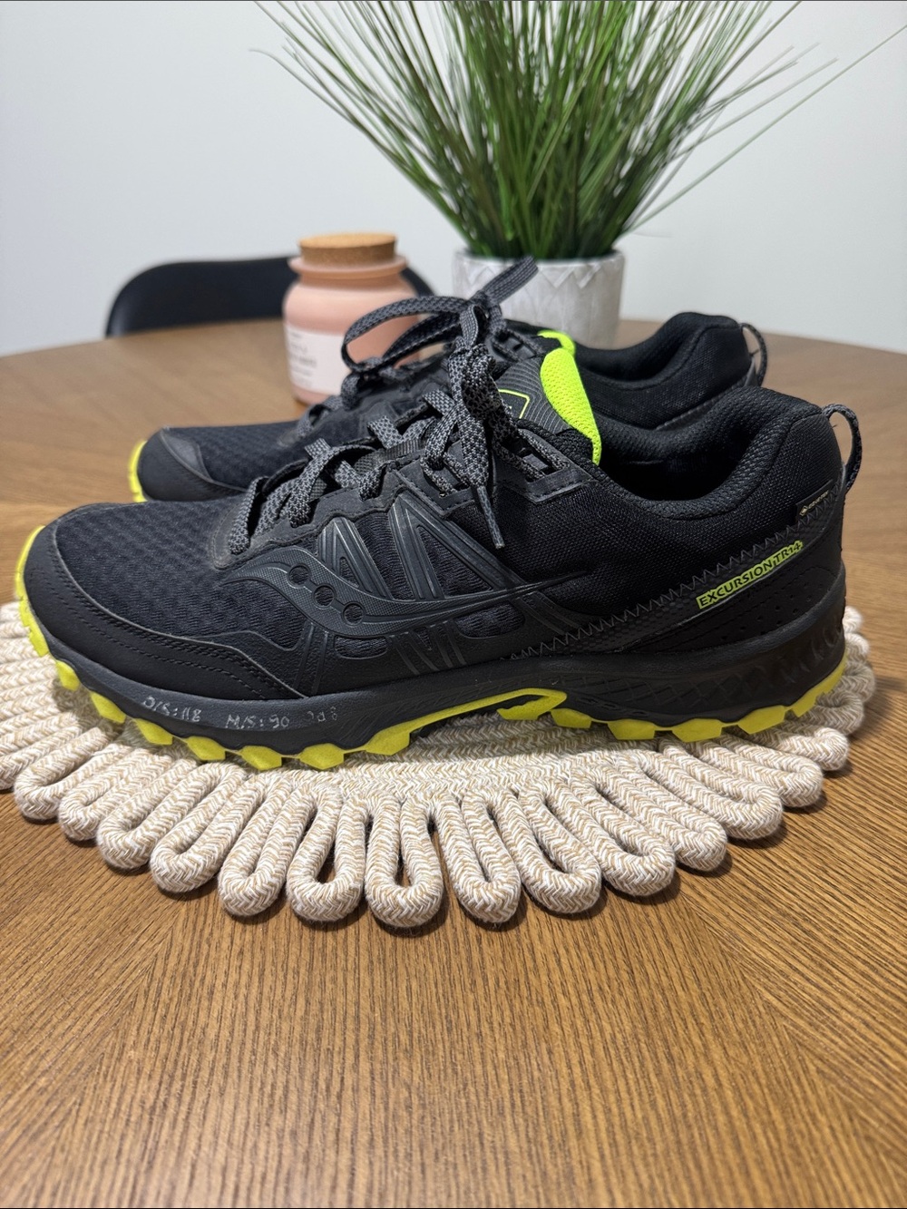 NEW Saucony mens 11 black green Excursion TR14 Gore-Tex outdoor sneaker shoes